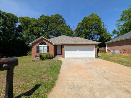 124 Woodbridge Court pending home in Woodbridge, Anderson, SC