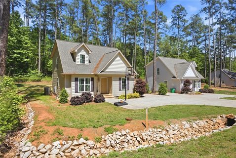 Homes in Singing Pines, Seneca