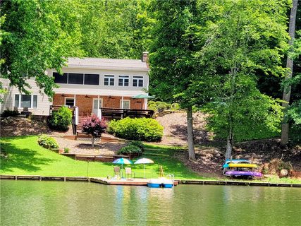 633 N Lake Drive pending home in Whitewater Lake, Salem, SC