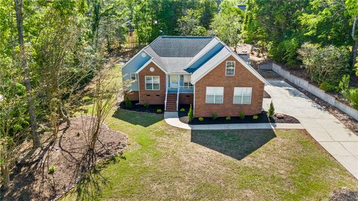 200 Holly Chase Drive active home in Woodson Lake, Piedmont, SC