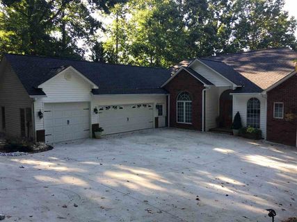 214 Berwick Court pending home in Berwick, Seneca, SC