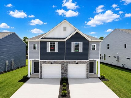 542 Seaborn Circle active townhome in Champions Village At Cherry Hill, Pendleton, SC