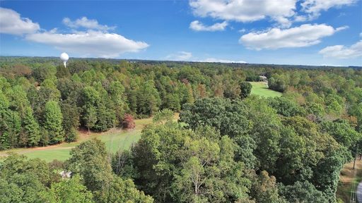 Lot 16 P-1 Chickasaw Drive active lot in Chickasaw Point, Westminster, SC