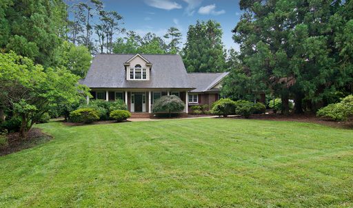 2223 Clearwater Point Drive active home in Stonehaven, Seneca, SC