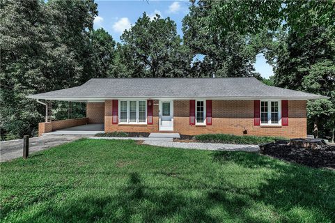 2011 Forest Drive sold home in Enchanted Hills, Seneca, SC