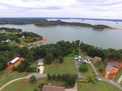 Homes in Windy Point, Townville