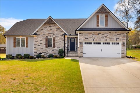 181 Amberwood Drive pending home in Amberwood, Anderson, SC