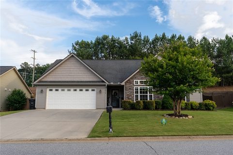 1012 Whirlaway Circle pending home in Lexington Point, Anderson, SC