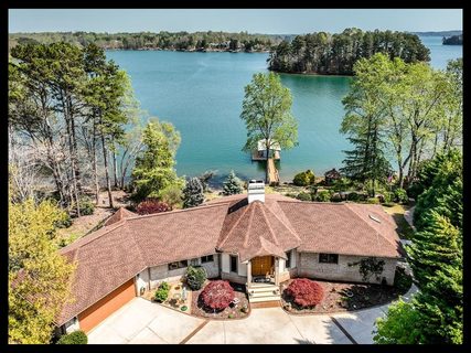 132 South Oak Pointe Drive sold home in South Oak Pointe, Seneca, SC