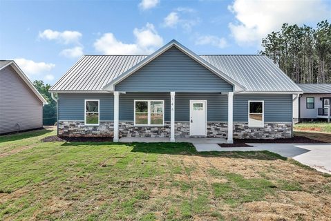 146 Sky Lane active home in Forest Acres, Townville, SC