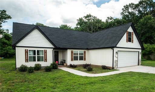 Homes in Sandy Springs Ridge, Anderson