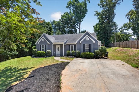 420 Sherwood Drive active home in Sherwood Forest, Seneca, SC