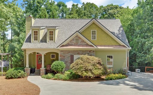 819 Tranquility Lane active home in Lake Hartwell, Hartwell, GA
