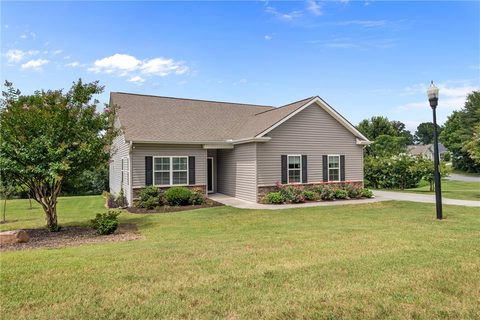 201 Ashwood Lane pending home in Ashwood, Anderson, SC