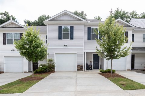 Homes in Townes At Oakmont, Seneca