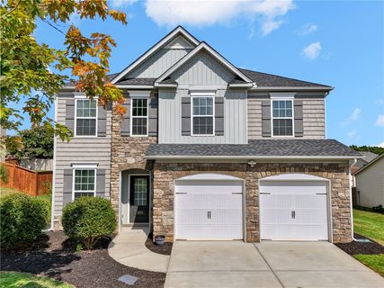 105 Yount Court active home in Rose Hill, Easley, SC