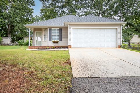 Homes in Long Meadow, Anderson