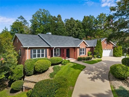 205 Cross Creek Drive active home in Cross Creek Plantation, Seneca, SC