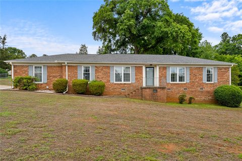 403 Blackberry Lane active home in New Salem, Anderson, SC