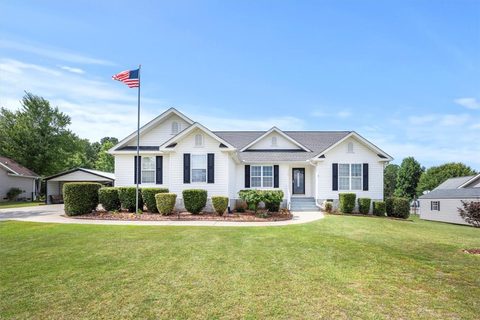 A home in Oak Stone Shore