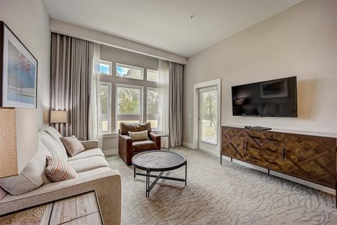 13500 Clemson Boulevard 3104 pending condo in Lakeside Lodge-Clemson, Seneca, SC