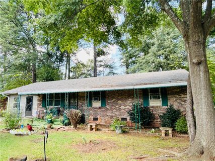 608 Leon Drive active home in Nevitt Pines, Anderson, SC