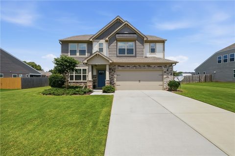 812 Barnum Court active home in Bird Quarry, Greer, SC
