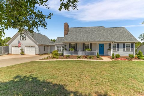 110 Peartree Lane active home in Homestead Estates, Anderson, SC
