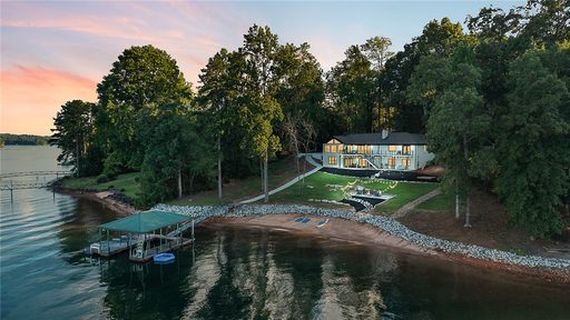 Homes in Keowee Haven, Seneca