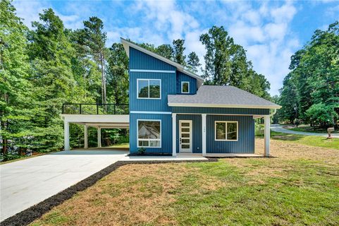 100 Plum Court active home in Chickasaw Point, Westminster, SC