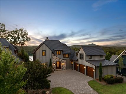 168 Settlement Village Drive active home in The Reserve At Lake Keowee, Sunset, SC