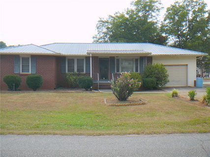 318 Fretwell Drive active home in Sunset Forest, Anderson, SC