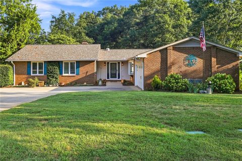 Homes in Knoxwood Estate, Anderson