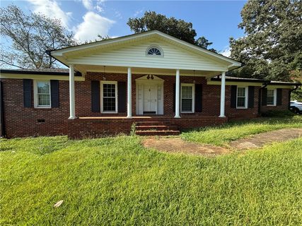 1603 Cherokee Drive active home in Cherokee Garden, Seneca, SC