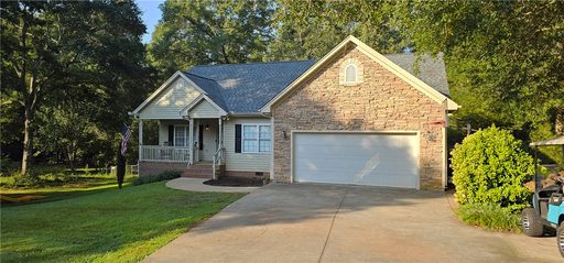 108 Wild Oak Run active home in Wildwood Point, Anderson, SC