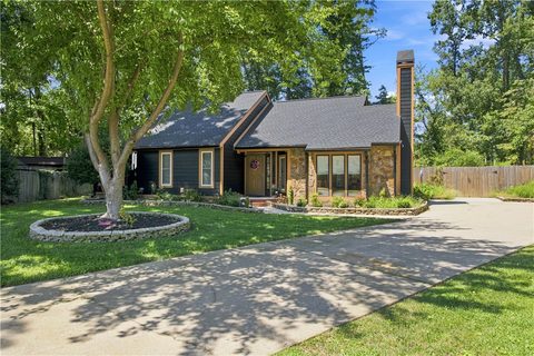 402 Mccrary Court active home in Walkers Crossing, Simpsonville, SC