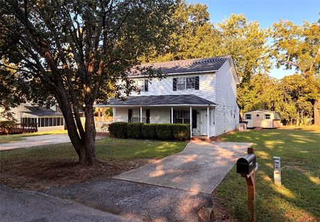 105 Paul Revere Trail active townhome in Lexington Place, Anderson, SC