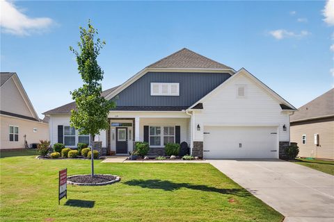 Homes in Piper Glen, Pendleton
