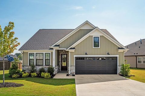 163 Laurel Oak Drive active home in The Oaks At Midway, Anderson, SC