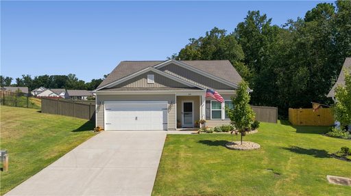 409 Sonoma Court active home in Tokeena Trail, Seneca, SC