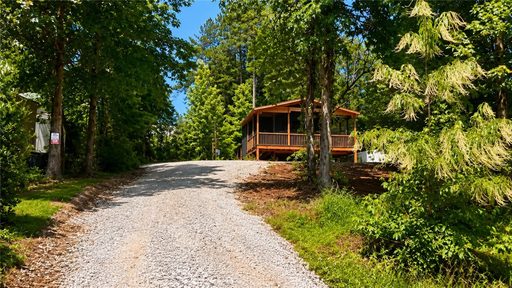 404 & 406 Kinston Loop Drive active home in Foxwood Hills, Westminster, SC