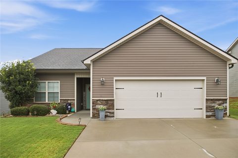 127 Shakleton Drive active home in Hembree Station, Anderson, SC