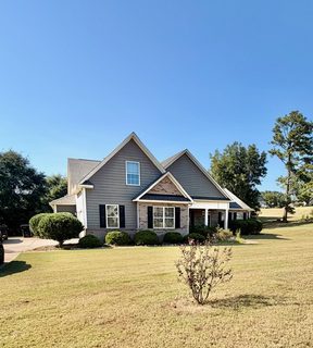 102 Natural Springs active home in Hammond Hall, Belton, SC