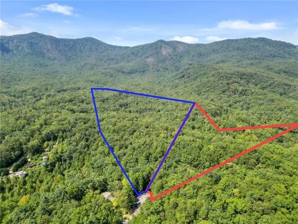 115 & 116 Mathews Creek Ln active lot in Matthews Creek, Cleveland, SC
