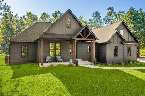 Homes in Wilderness Cove, West Union