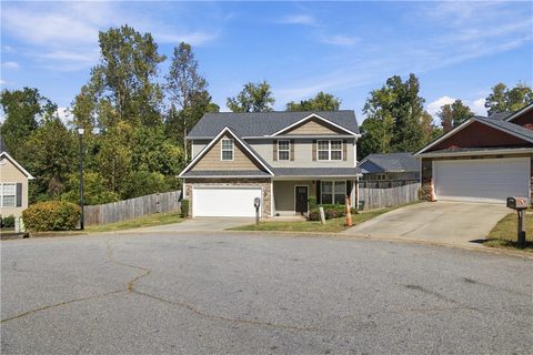 120 Heatherbrooke Court active home in Forest Brook, Easley, SC