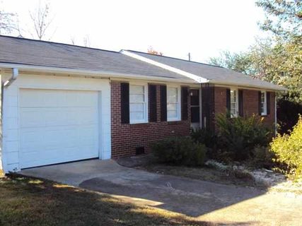 302 Hazelwood Avenue sold home in Bellmeade Acres, Anderson, SC