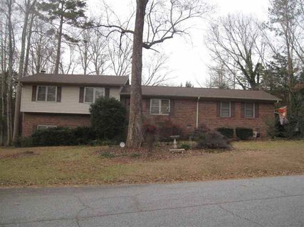 126 Briar Cliff Road sold home in Green Pines Sub, Central, SC