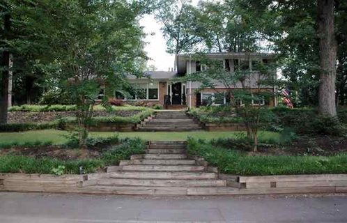 320 Woodland Way