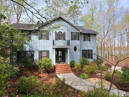 1404 Hunters Trail